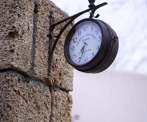 Brates Greaca Πανσιόν